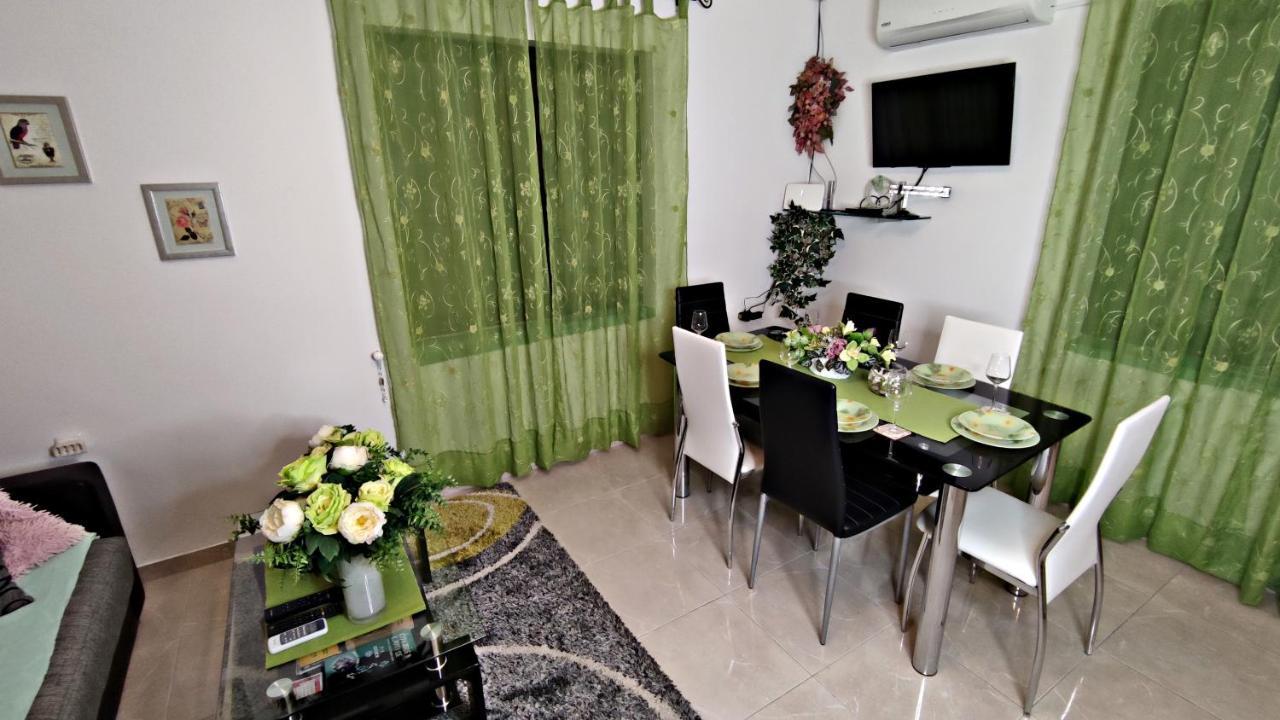 Apartmani Anastazija Karlobag Zewnętrze zdjęcie