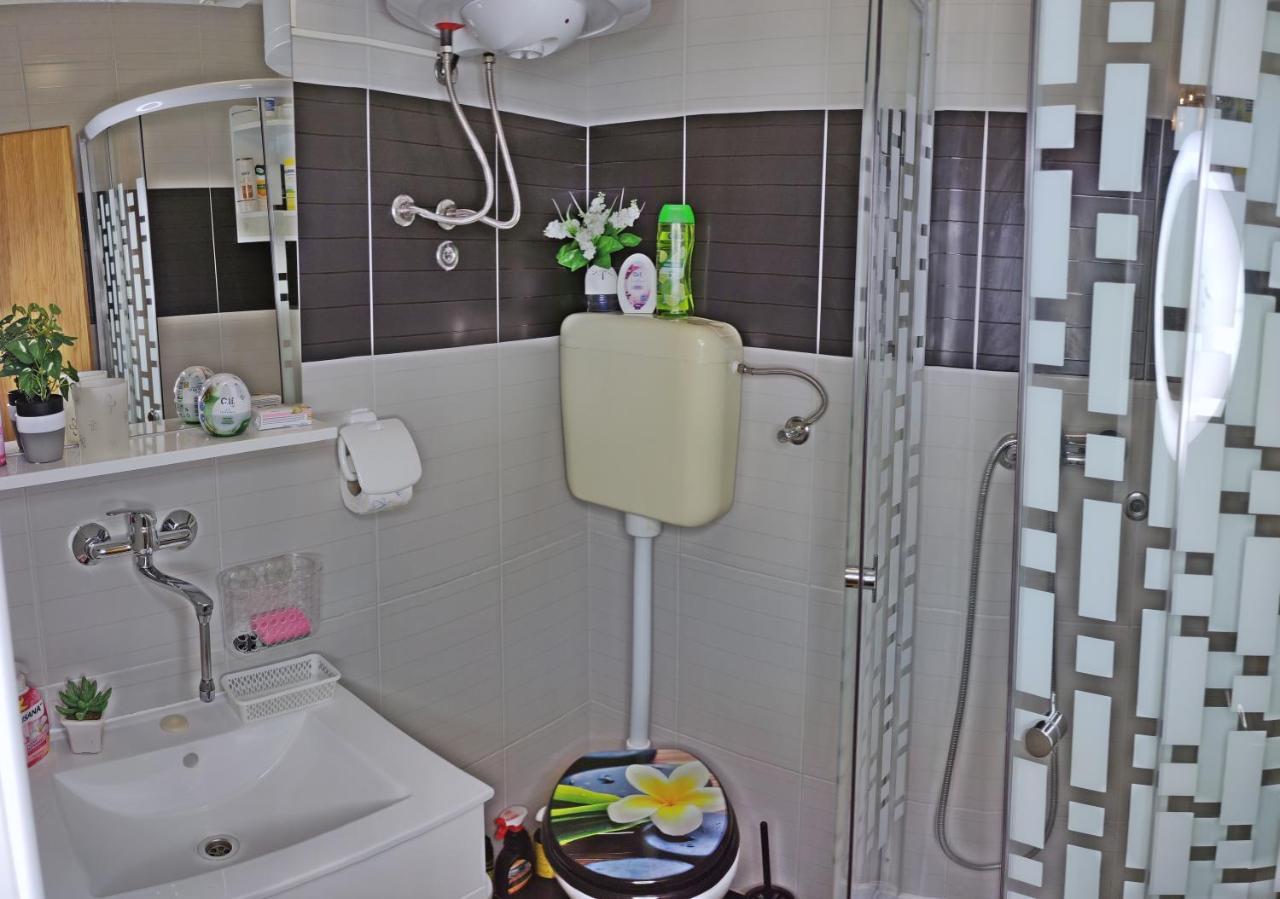 Apartmani Anastazija Karlobag Zewnętrze zdjęcie