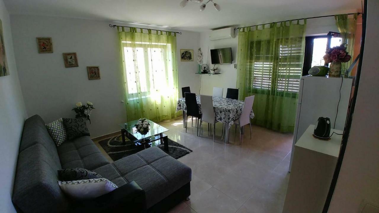 Apartmani Anastazija Karlobag Zewnętrze zdjęcie